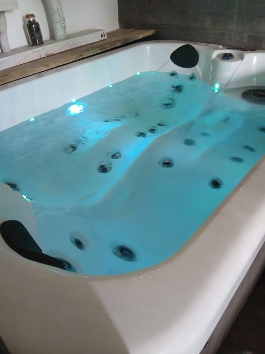 2026-jacuzzi-gites-au-dela-des-remparts-montreuil-sur-mer-au-dela-des-remparts-01