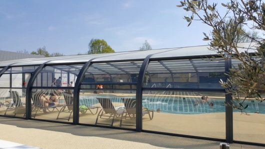 camping-cerisiers-piscine