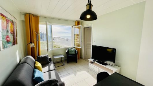 cote-sud-salon-vue-mer