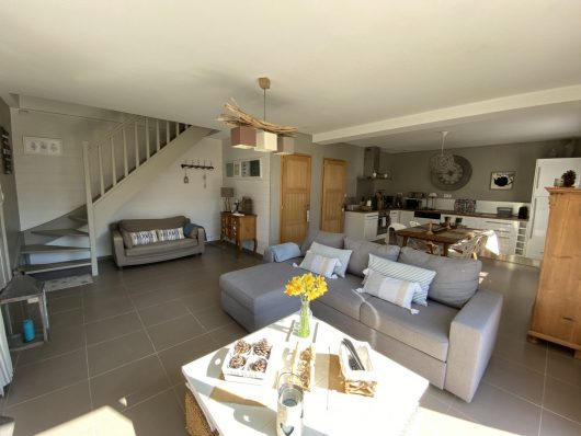 cottage-de-la-mer-salon-vue-interieure