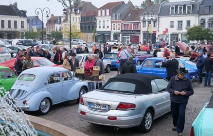 Exposition de Voitures Anciennes à Montreuil