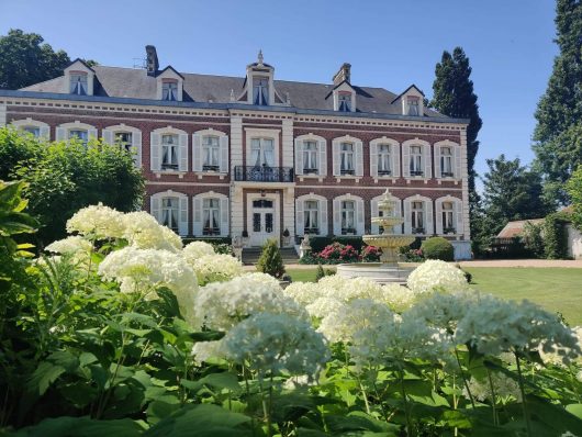 exterieur-parc-castel-des-anges-wailly-beaucamp-chambres-d-hotes-juliette-pouillot