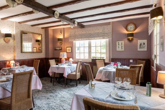 la-petite-auberge-interieur-2