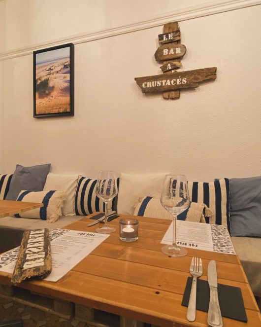 le-bar-a-crustaces-interieur-2