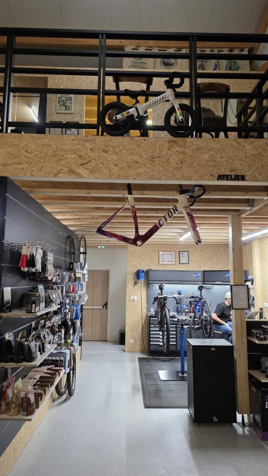 le-qg-du-cycliste-boutique-cafe-montreuil-sur-mer-le-qg-du-cycliste-10