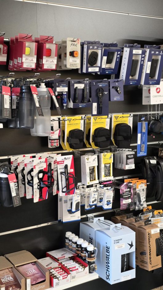 le-qg-du-cycliste-boutique-cafe-montreuil-sur-mer-le-qg-du-cycliste-12