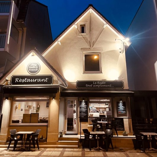 le-resto-tout-simplement-facade-nuit