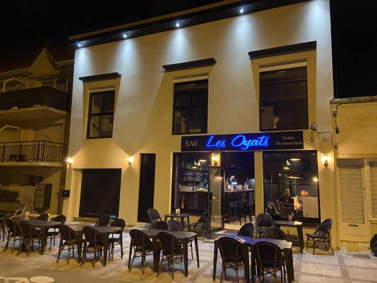 les-oyats-facade-nuit